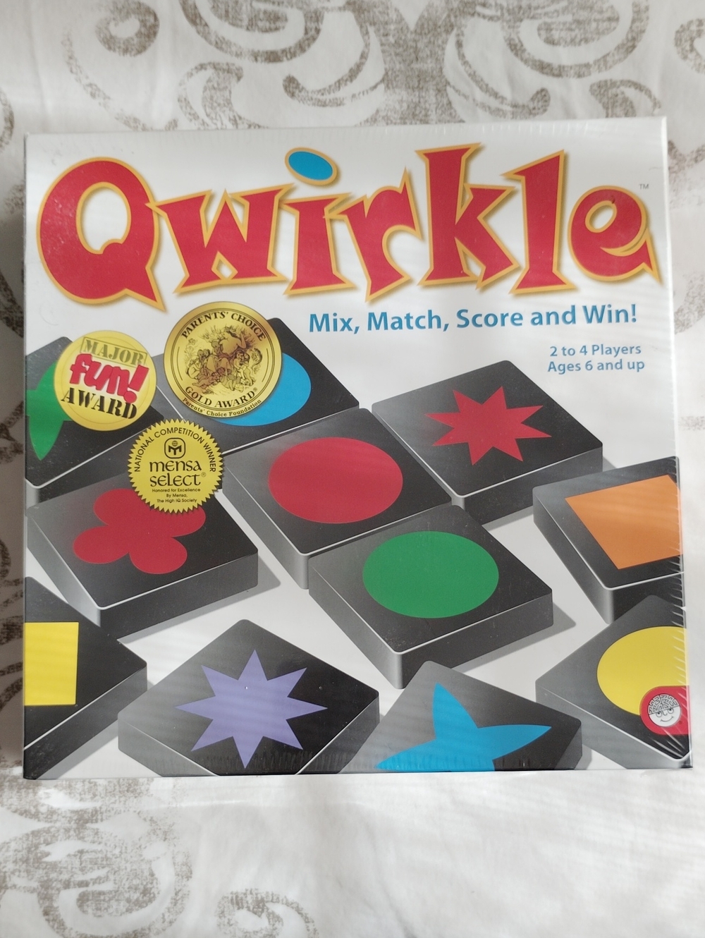 NIB Qwirkle Board Game - Color Matching Family Game